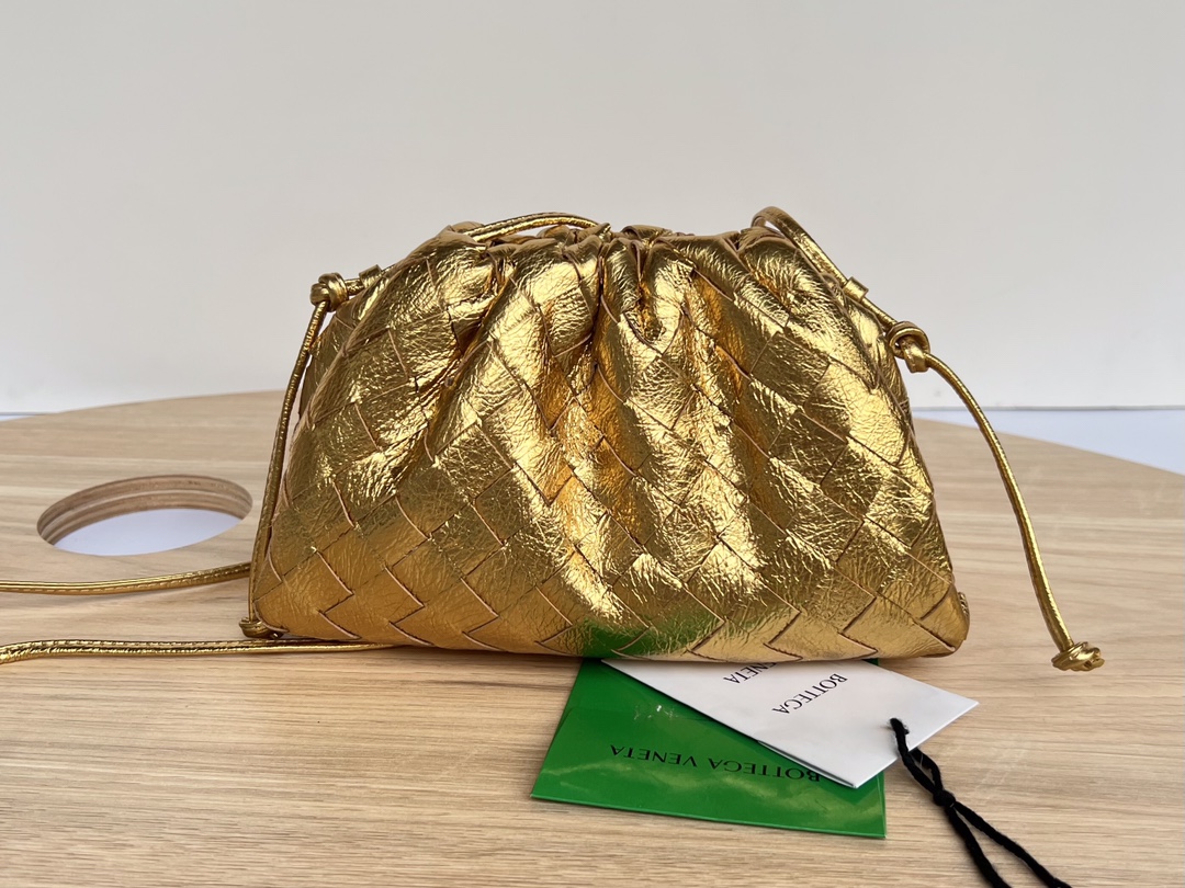 Mini Pouch Intrecciato Leather Clutch Gold